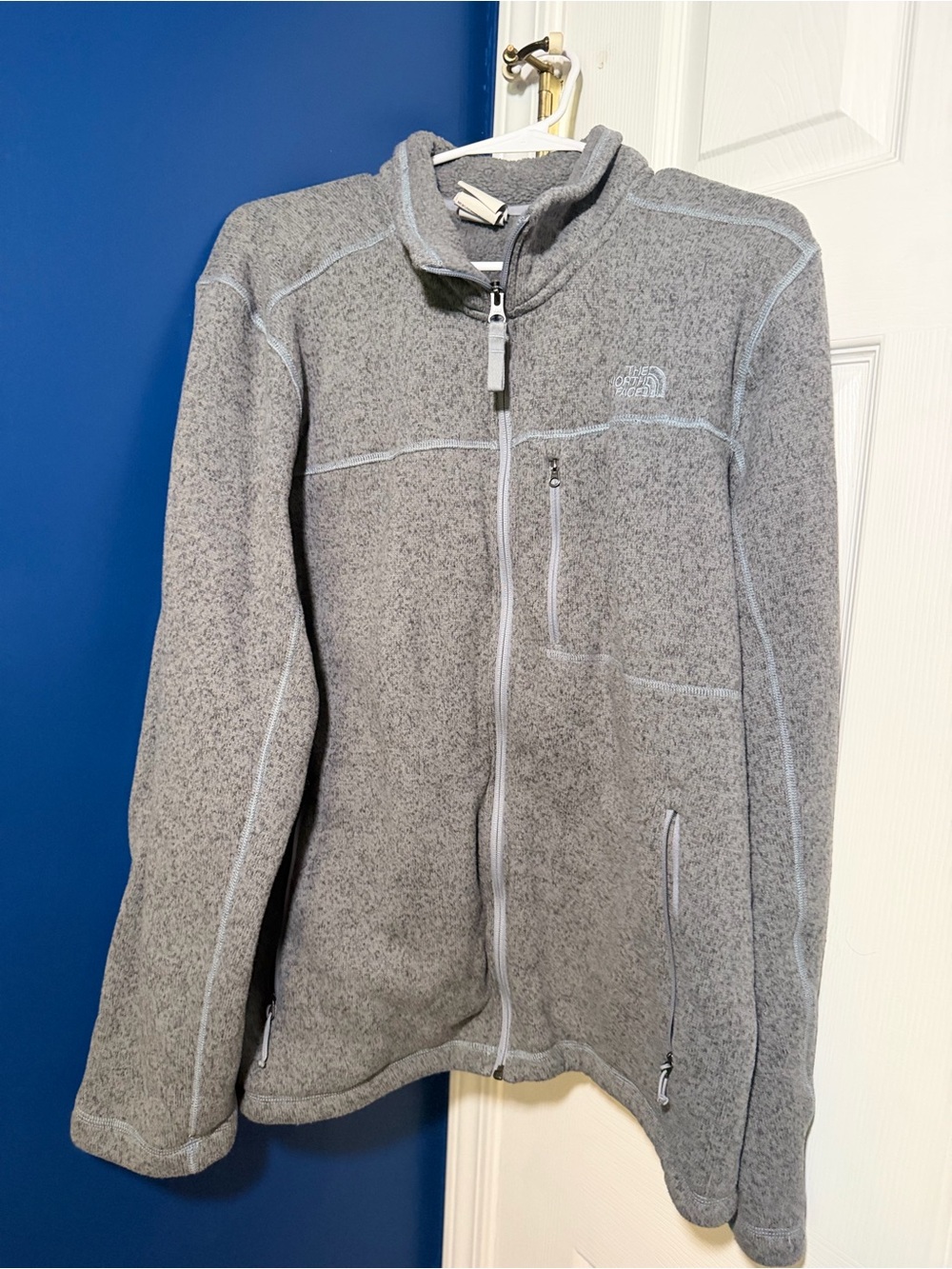 Like New The North Face Men’s Light Gray Zip-Up Fleece Pullover